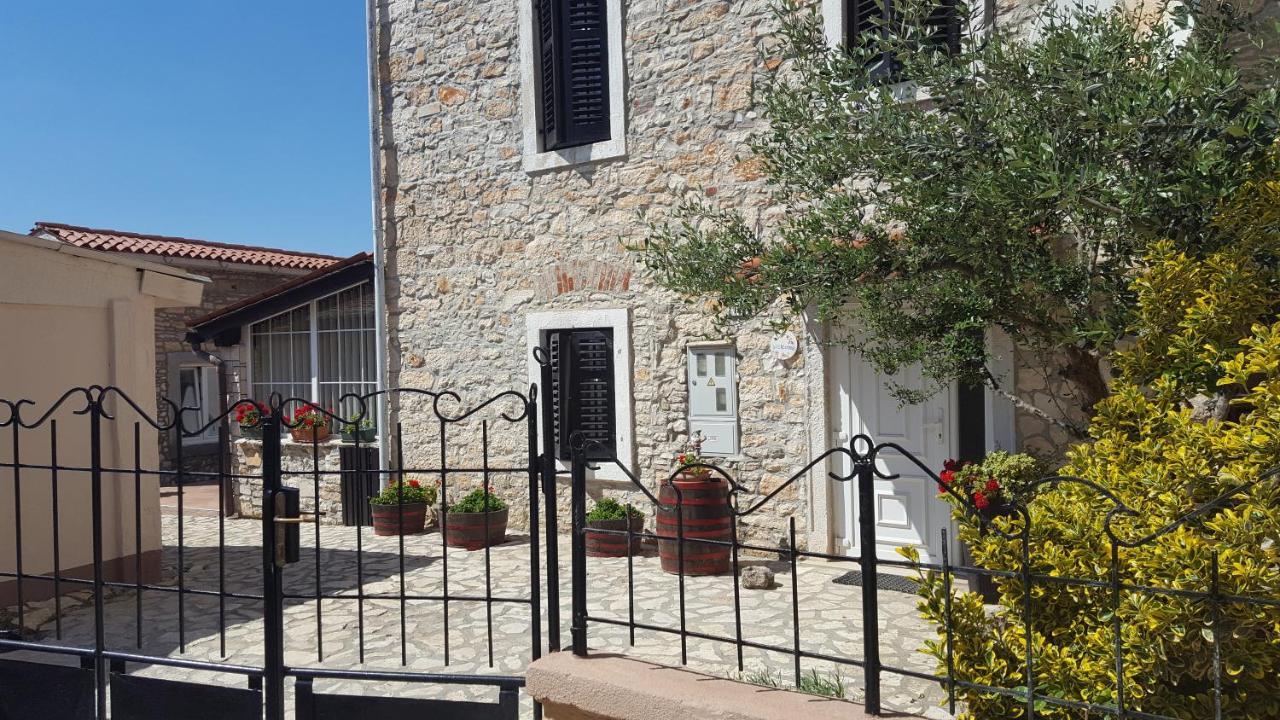 Istrska Kamnita Hisa Soncni Medulin Villa Exterior photo